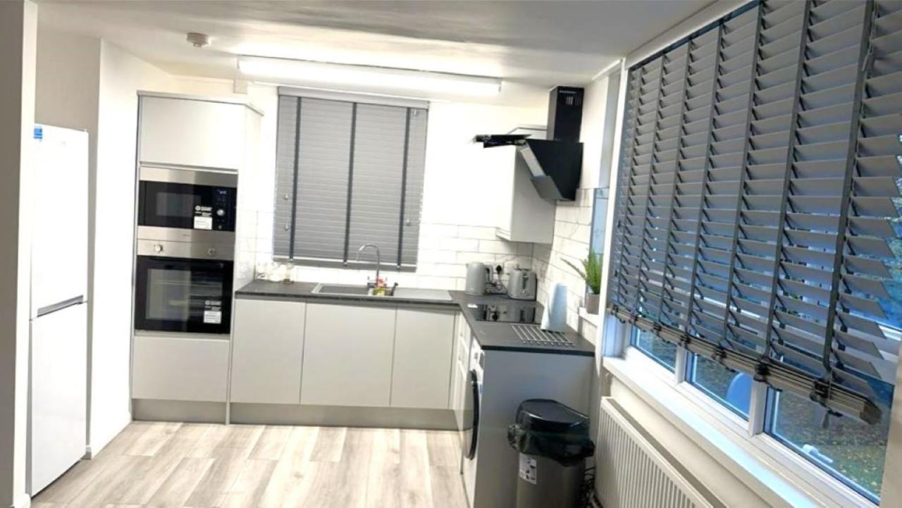 Stylish Apartment At Carlton Grove Londra Dış mekan fotoğraf