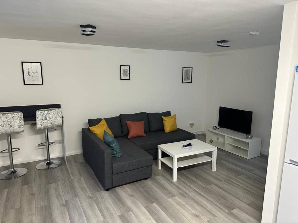 Stylish Apartment At Carlton Grove Londra Dış mekan fotoğraf