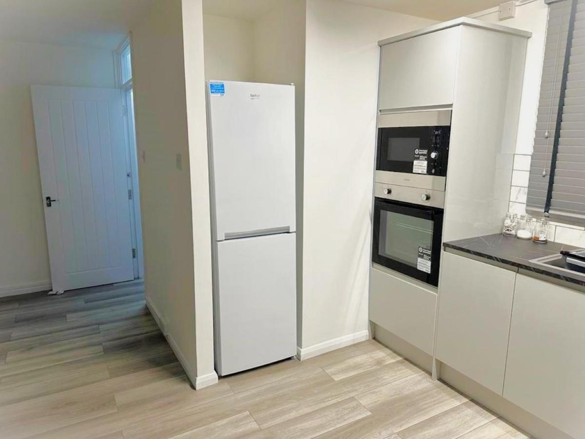 Stylish Apartment At Carlton Grove Londra Dış mekan fotoğraf